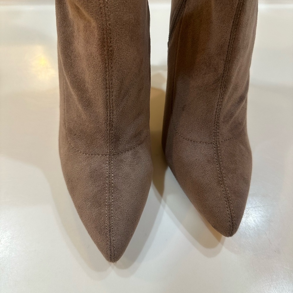 Thigh High Fashion Nova Women’s 4.5” Brown Faux Suede Boots SZ 6 NWOT - Picture 4 of 12